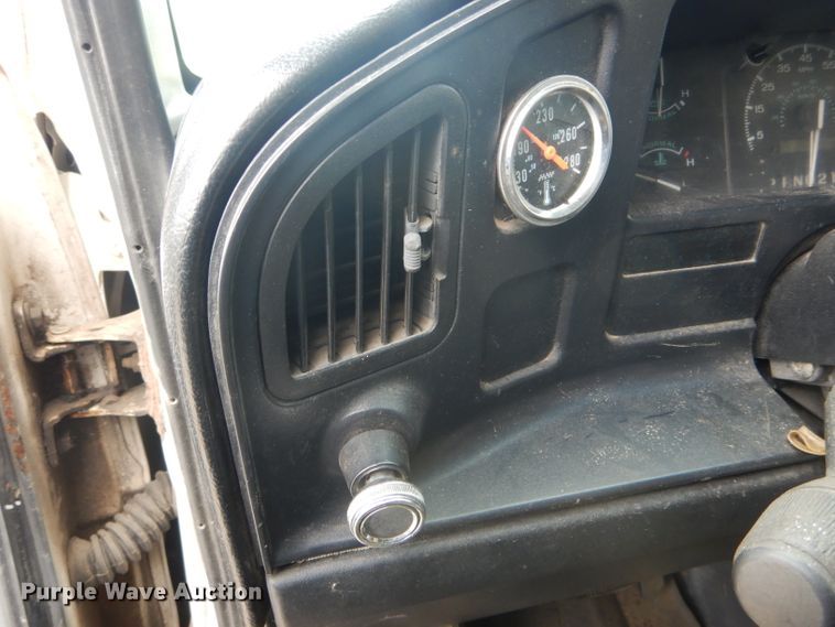 image for item GO9693 1995 Ford Econoline E350  box truck