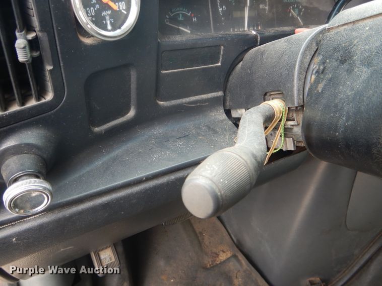 image for item GO9693 1995 Ford Econoline E350  box truck