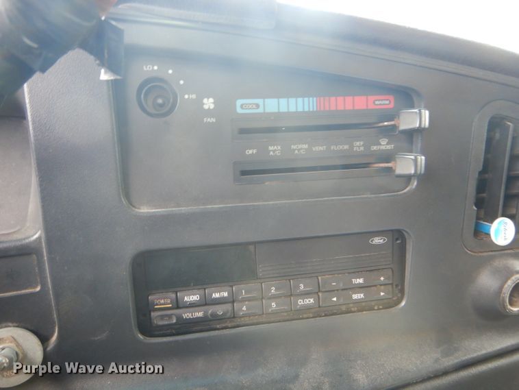 image for item GO9693 1995 Ford Econoline E350  box truck