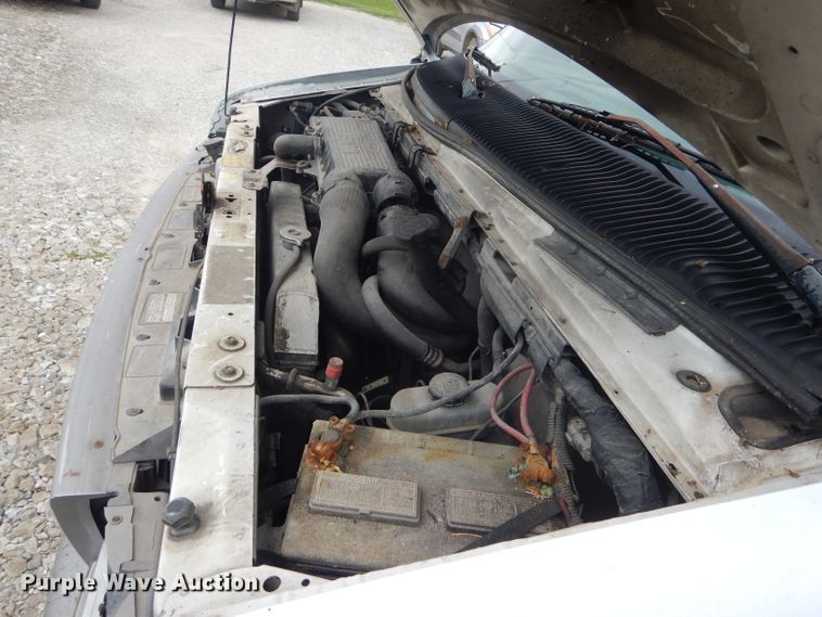 image for item GO9693 1995 Ford Econoline E350  box truck