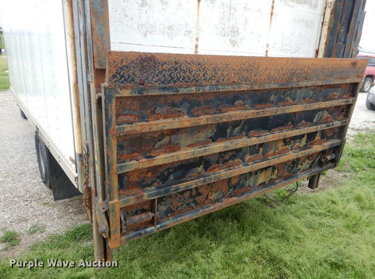 image for item GO9693 1995 Ford Econoline E350  box truck