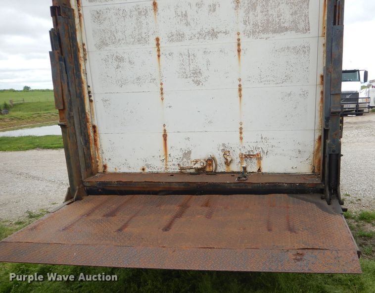 image for item GO9693 1995 Ford Econoline E350  box truck