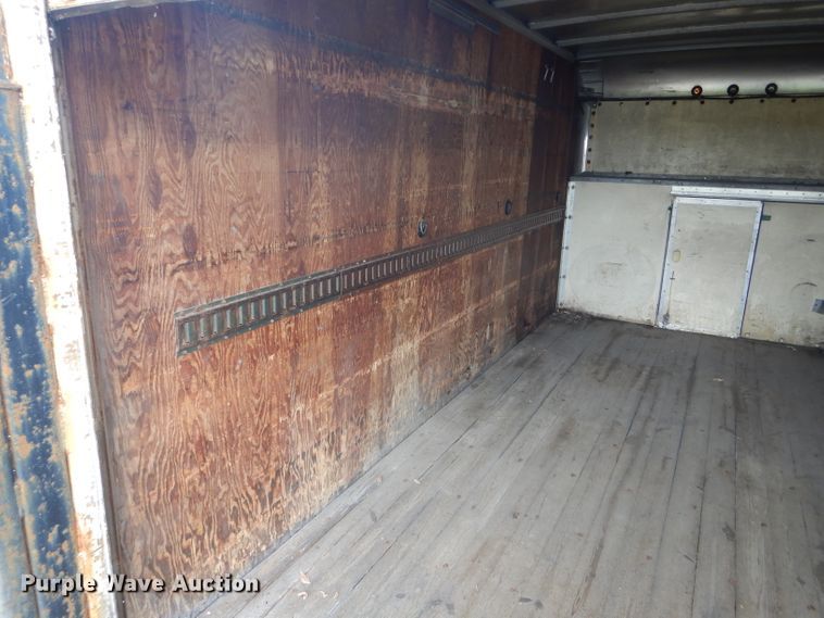 image for item GO9693 1995 Ford Econoline E350  box truck