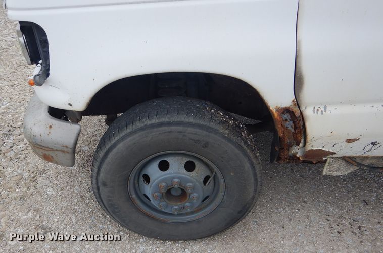 image for item GO9693 1995 Ford Econoline E350  box truck