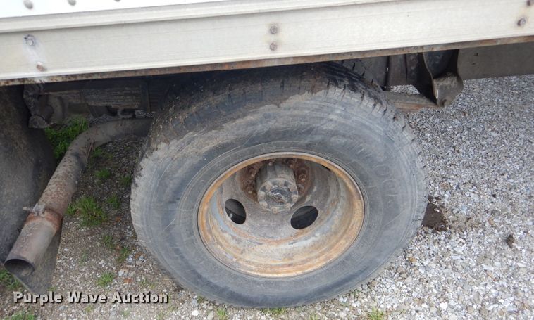 image for item GO9693 1995 Ford Econoline E350  box truck