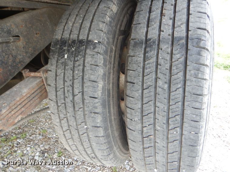 image for item GO9693 1995 Ford Econoline E350  box truck