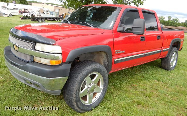 image for item GP9154 2001 Chevrolet Silverado 2500HD  Crew Cab pickup truck