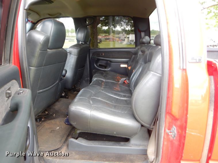 image for item GP9154 2001 Chevrolet Silverado 2500HD  Crew Cab pickup truck