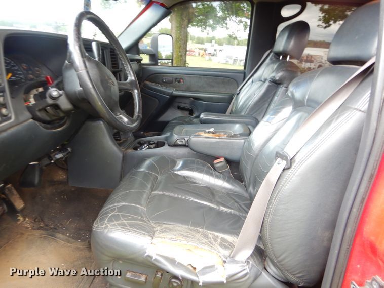 image for item GP9154 2001 Chevrolet Silverado 2500HD  Crew Cab pickup truck