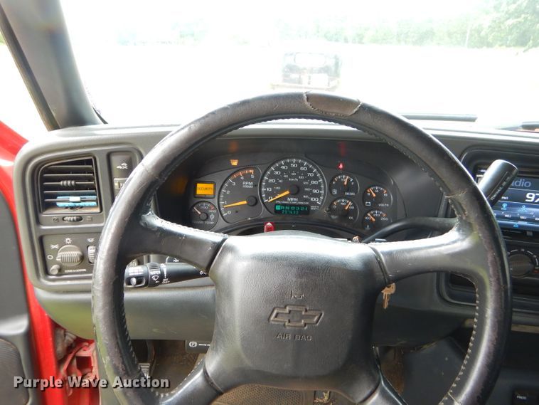 image for item GP9154 2001 Chevrolet Silverado 2500HD  Crew Cab pickup truck