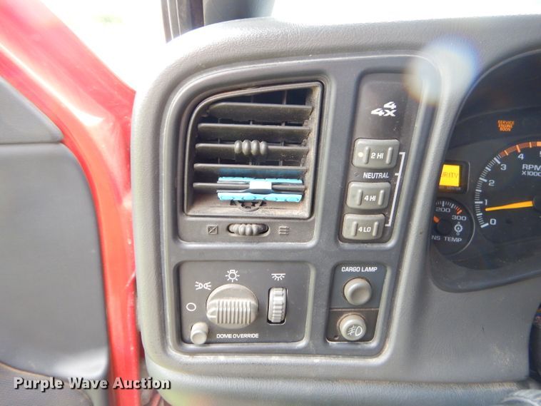 image for item GP9154 2001 Chevrolet Silverado 2500HD  Crew Cab pickup truck