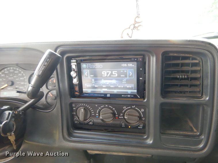 image for item GP9154 2001 Chevrolet Silverado 2500HD  Crew Cab pickup truck