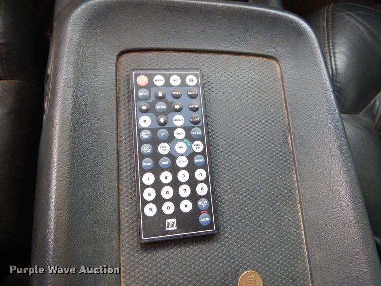 image for item GP9154 2001 Chevrolet Silverado 2500HD  Crew Cab pickup truck