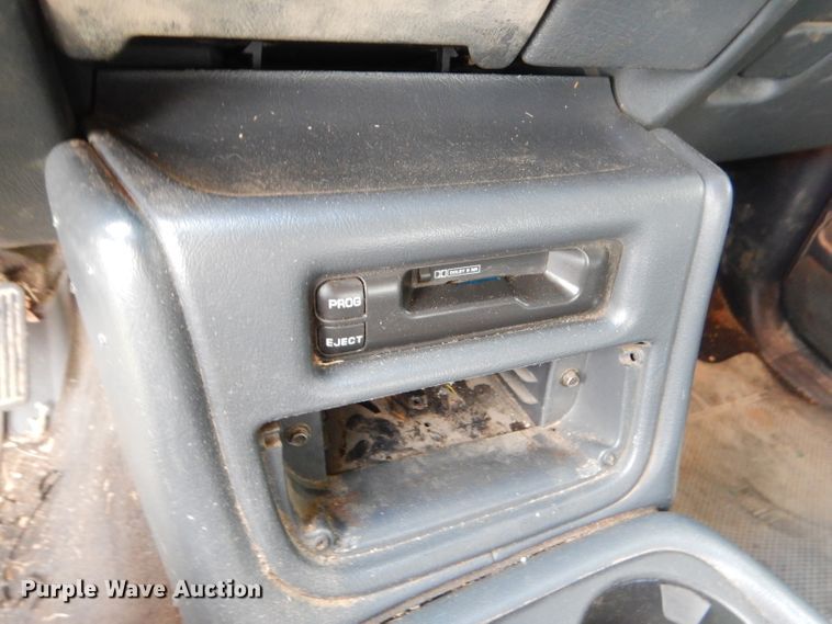 image for item GP9154 2001 Chevrolet Silverado 2500HD  Crew Cab pickup truck