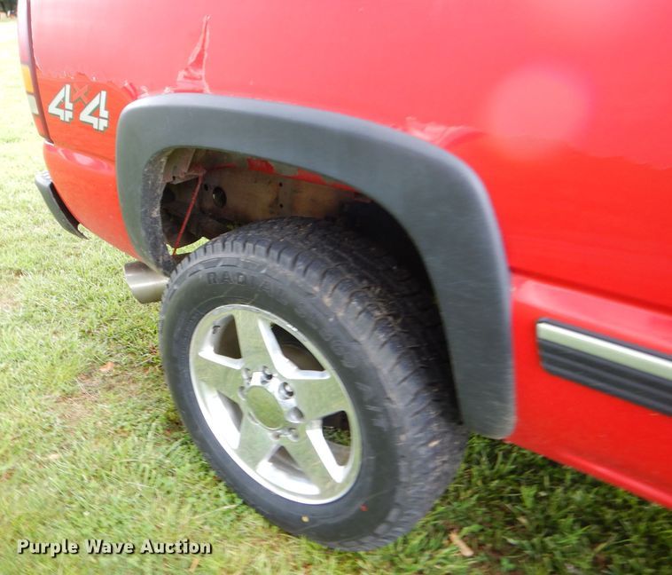 image for item GP9154 2001 Chevrolet Silverado 2500HD  Crew Cab pickup truck