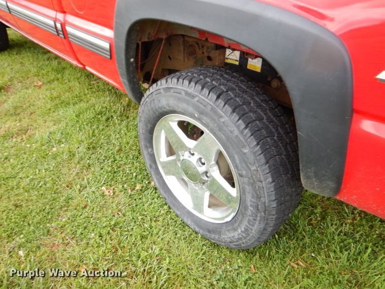 image for item GP9154 2001 Chevrolet Silverado 2500HD  Crew Cab pickup truck