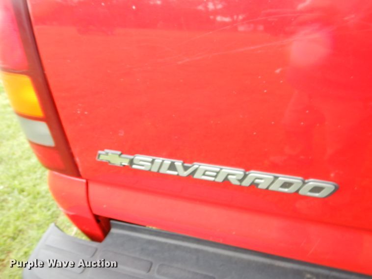 image for item GP9154 2001 Chevrolet Silverado 2500HD  Crew Cab pickup truck