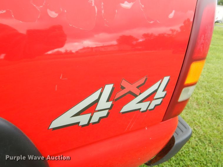 image for item GP9154 2001 Chevrolet Silverado 2500HD  Crew Cab pickup truck