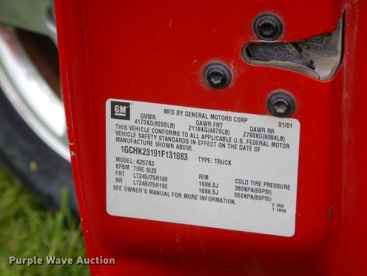 image for item GP9154 2001 Chevrolet Silverado 2500HD  Crew Cab pickup truck