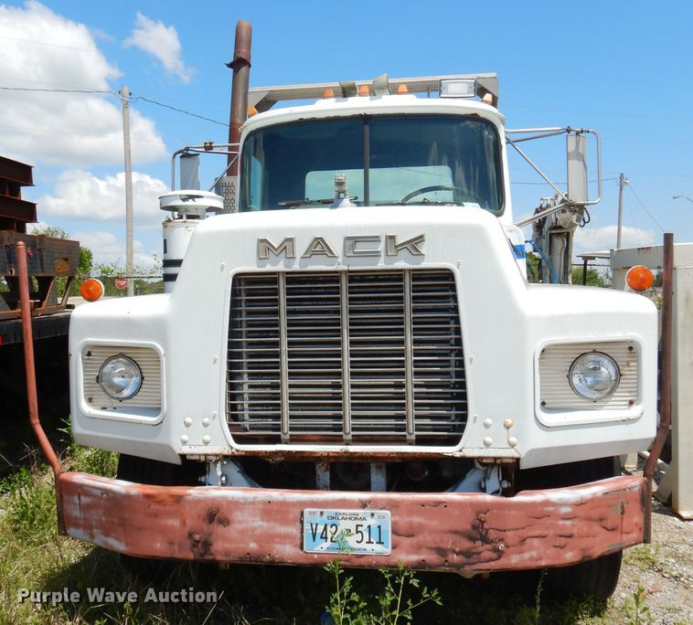 image for item GP9161 1992 Mack RB  truck cab and chassis