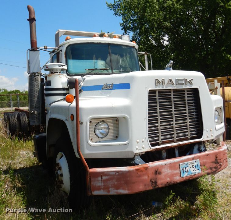 image for item GP9161 1992 Mack RB  truck cab and chassis