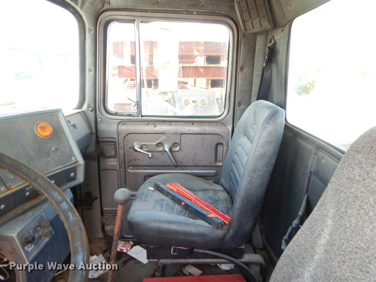 image for item GP9161 1992 Mack RB  truck cab and chassis