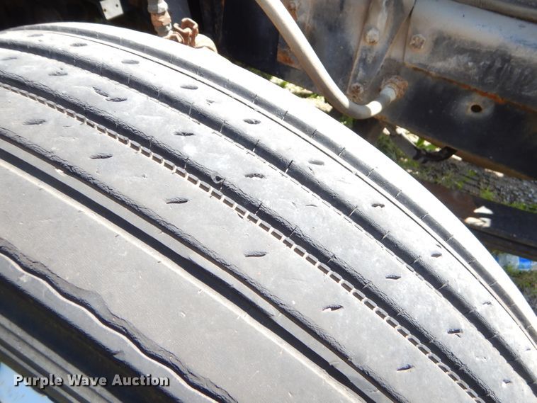 image for item GP9161 1992 Mack RB  truck cab and chassis