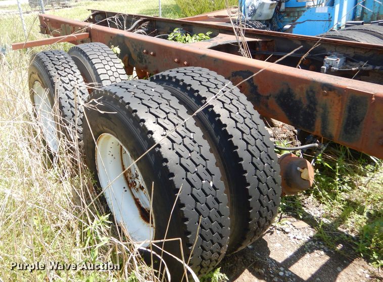 image for item GP9161 1992 Mack RB  truck cab and chassis