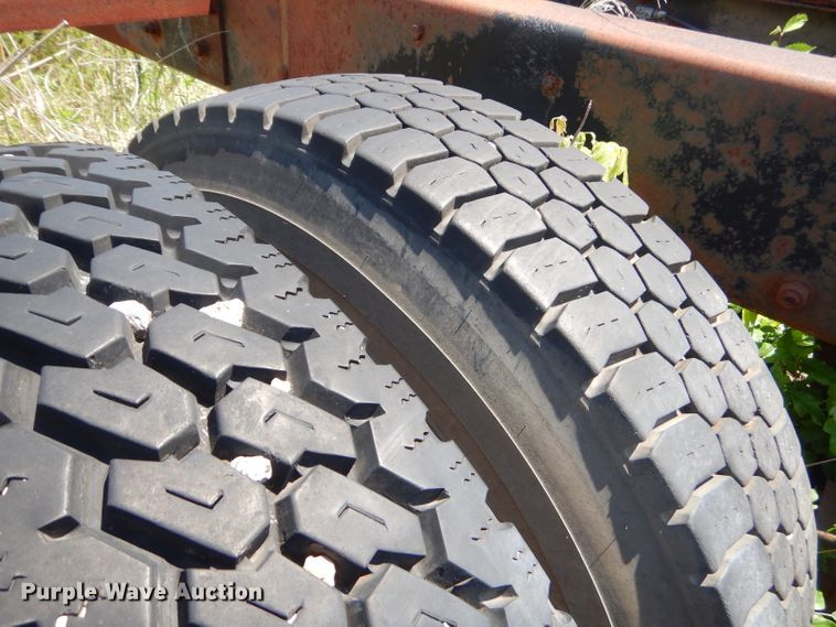 image for item GP9161 1992 Mack RB  truck cab and chassis