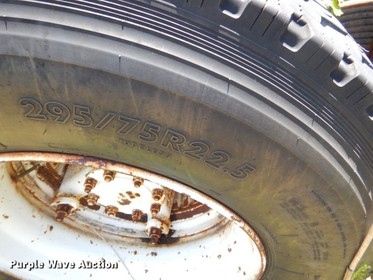 image for item GP9161 1992 Mack RB  truck cab and chassis