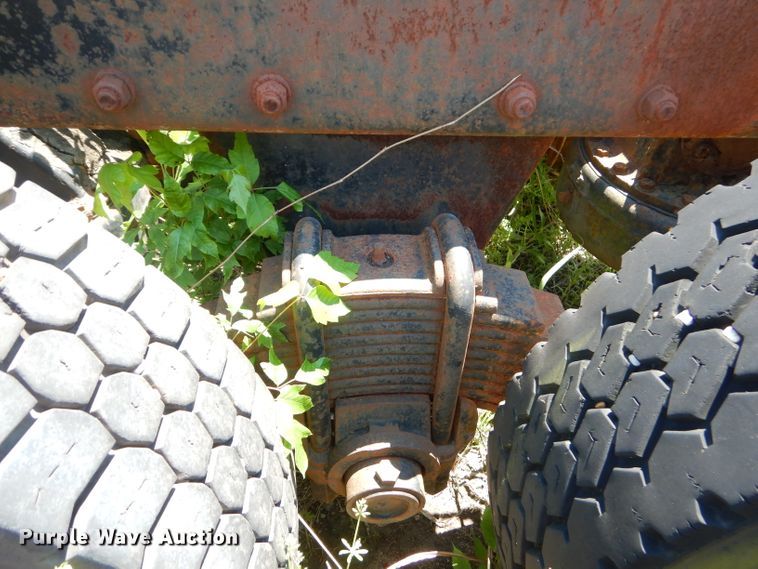 image for item GP9161 1992 Mack RB  truck cab and chassis