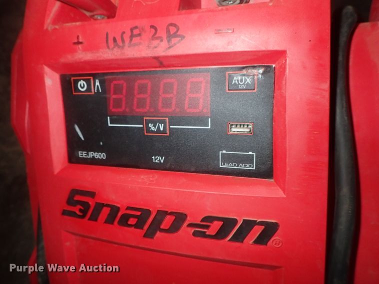 Snapon EEBC500 battery charger in Lyons, KS Item GR9166 sold