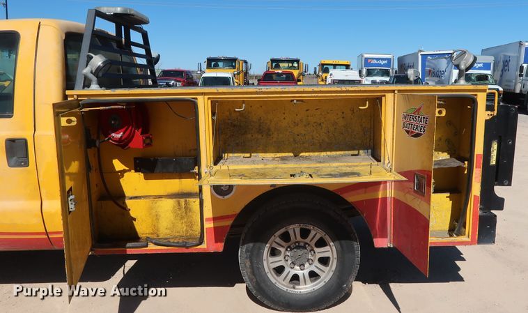 image for item GS9755 2008 Ford F250 Super Duty XL utility bed pickup truck