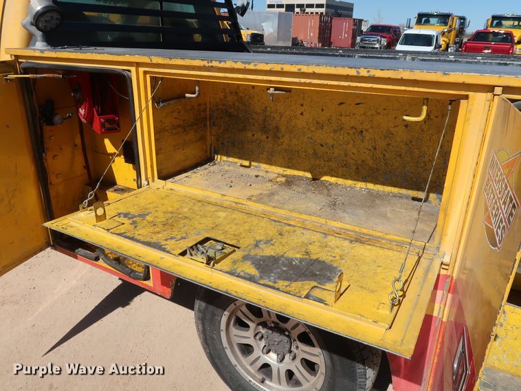 image for item GS9755 2008 Ford F250 Super Duty XL utility bed pickup truck