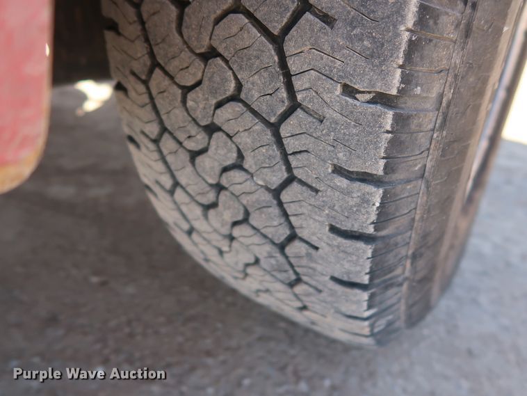 image for item GS9755 2008 Ford F250 Super Duty XL utility bed pickup truck