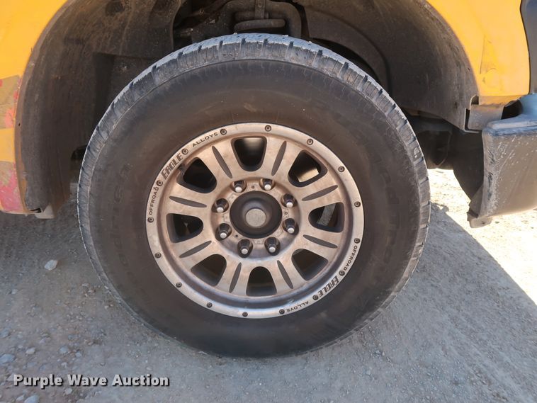 image for item GS9755 2008 Ford F250 Super Duty XL utility bed pickup truck