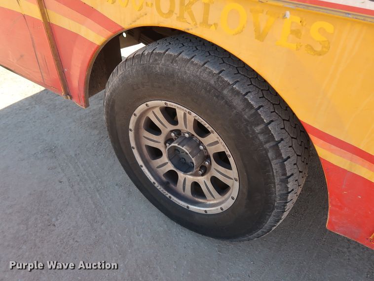 image for item GS9755 2008 Ford F250 Super Duty XL utility bed pickup truck