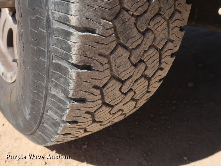 image for item GS9755 2008 Ford F250 Super Duty XL utility bed pickup truck