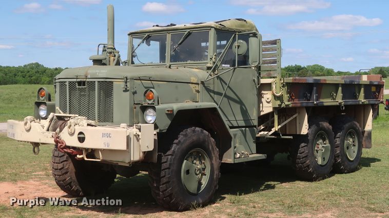 image for item GS9926 1996 Am General M109A4  flatbed truck
