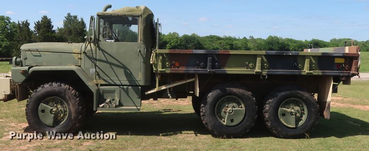 image for item GS9926 1996 Am General M109A4  flatbed truck
