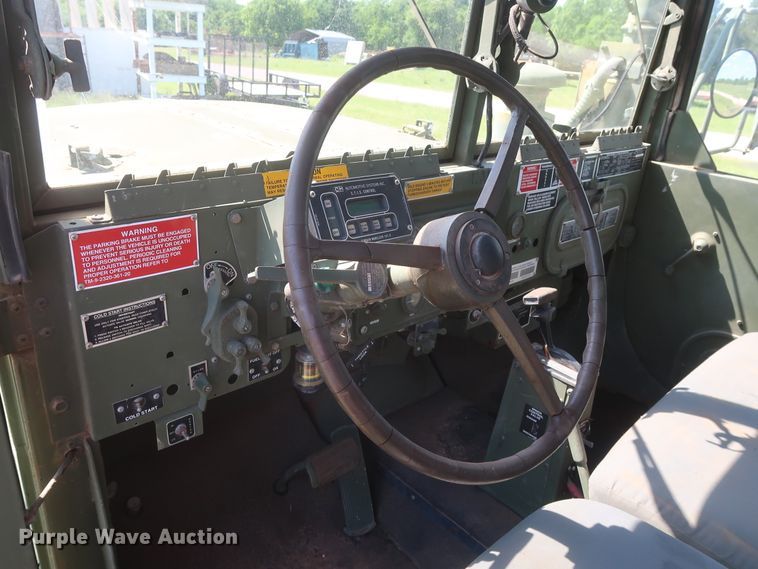 image for item GS9926 1996 Am General M109A4  flatbed truck