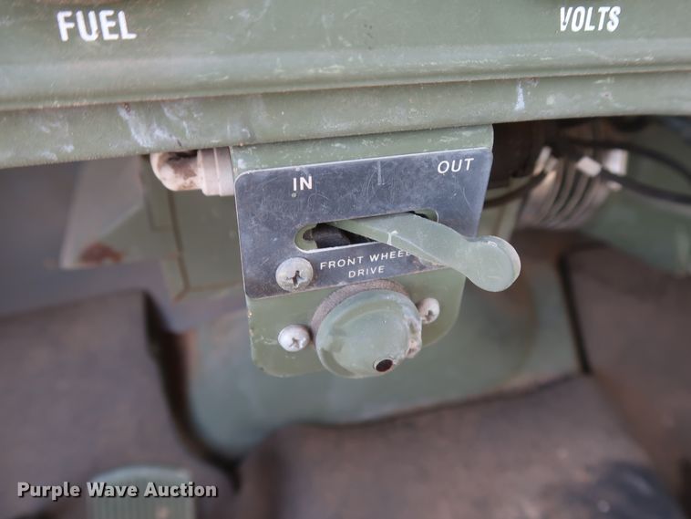 image for item GS9926 1996 Am General M109A4  flatbed truck