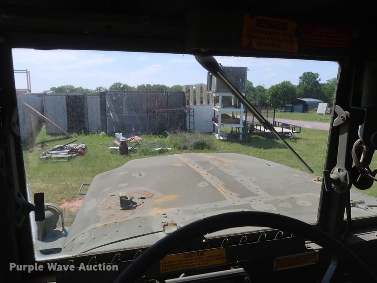 image for item GS9926 1996 Am General M109A4  flatbed truck