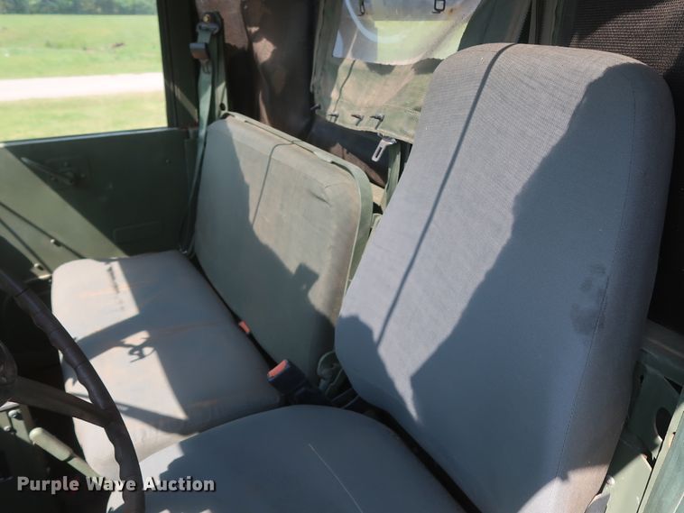 image for item GS9926 1996 Am General M109A4  flatbed truck