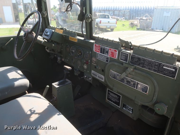 image for item GS9926 1996 Am General M109A4  flatbed truck