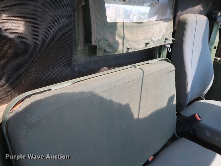 image for item GS9926 1996 Am General M109A4  flatbed truck