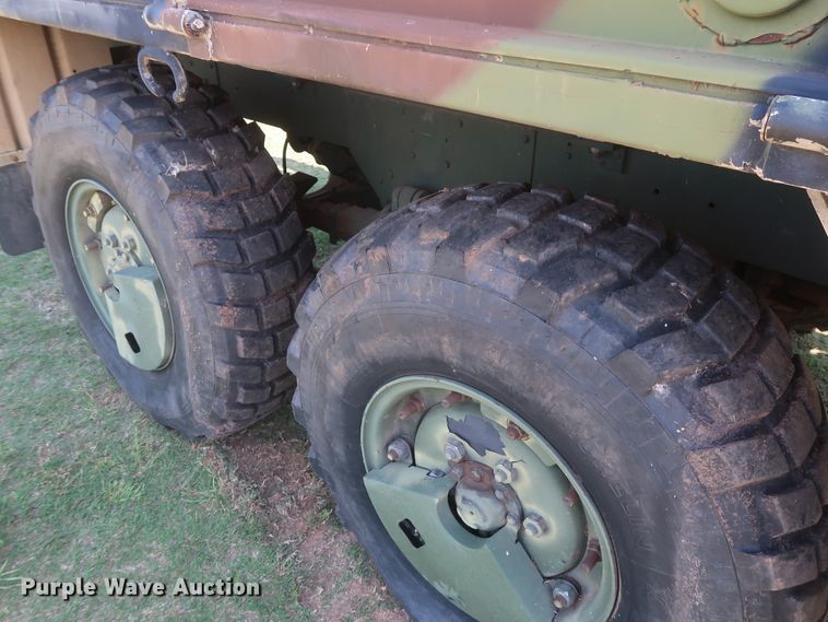 image for item GS9926 1996 Am General M109A4  flatbed truck