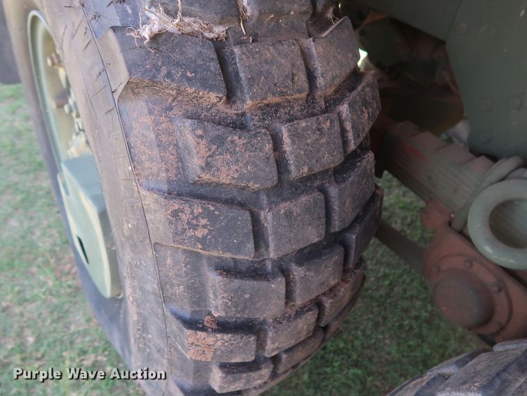 image for item GS9926 1996 Am General M109A4  flatbed truck