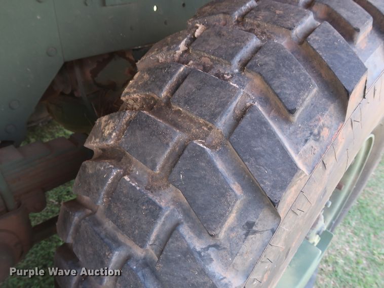 image for item GS9926 1996 Am General M109A4  flatbed truck