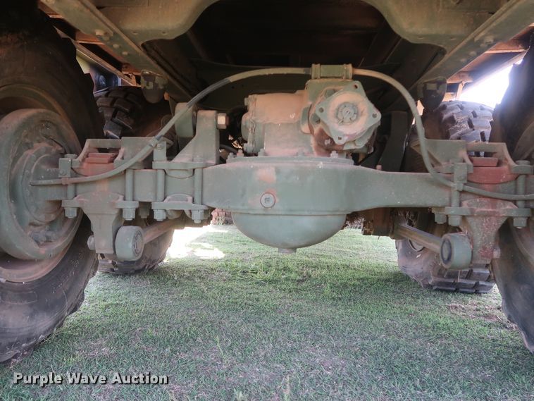 image for item GS9926 1996 Am General M109A4  flatbed truck